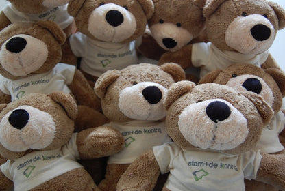 Knuffelbeer met Logo - Gepersonaliseerd Cadeau - In-house Geborduurd