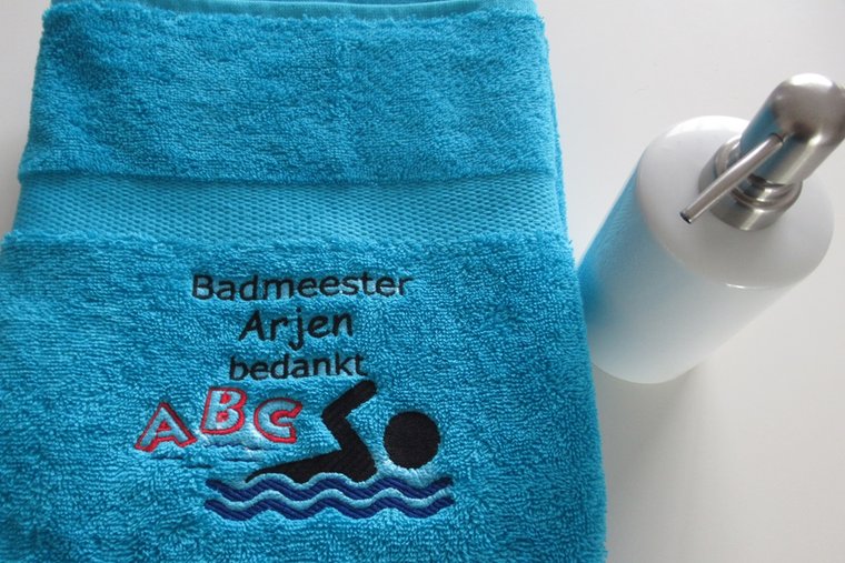Blauwe handdoek bedankt badmeester cadeau.