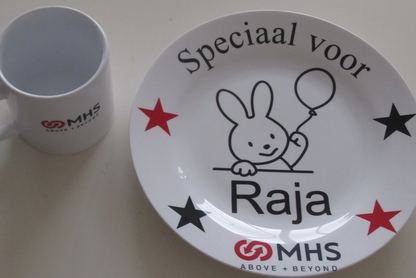 Kinderbordje met logo - Gepersonaliseerd Cadeau - In-house Geborduurd