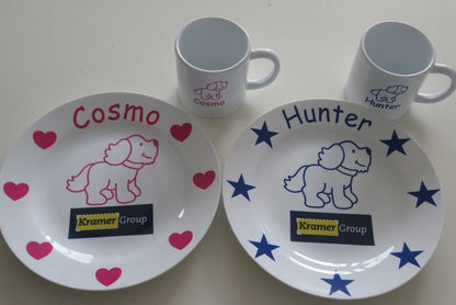 Kinderbordje met logo - Gepersonaliseerd Cadeau - In-house Geborduurd