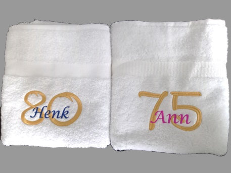 75 jaar cadeau met naam en leeftijd - Gepersonaliseerd Cadeau - Geborduurd
