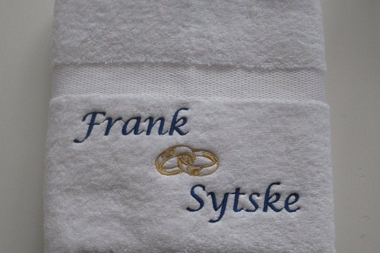Cadeau huwelijk | Handdoek met Namen en Ringen | Borduurkado