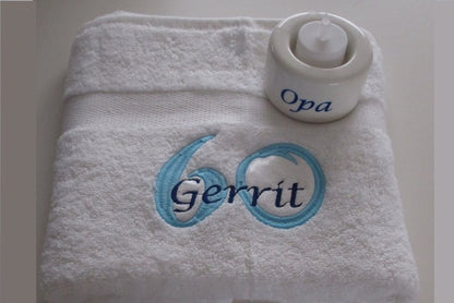 60 jaar verjaardag cadeau met naam en leeftijd - Gepersonaliseerd Cadeau - Geborduurd