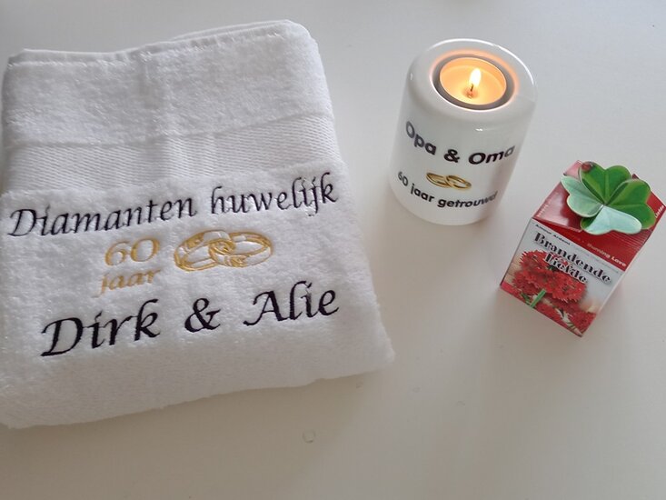 Diamanten huwelijk cadeau | 60 jaar getrouwd - Gepersonaliseerd Cadeau -  Geborduurd