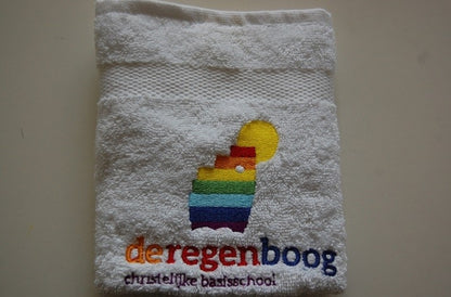 Gastendoekjes met logo - Gepersonaliseerd Cadeau - In-house Geborduurd
