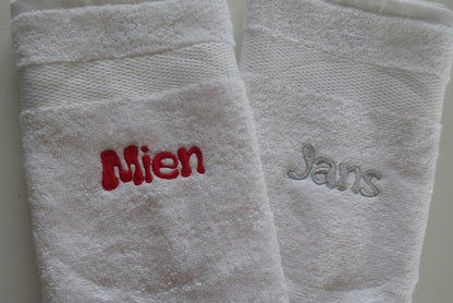Gastendoek met naam of tekst - Gepersonaliseerd Cadeau - In-house Geborduurd