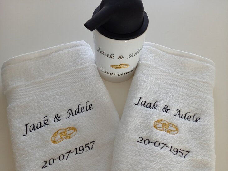 Gastendoek met namen en trouwdatum