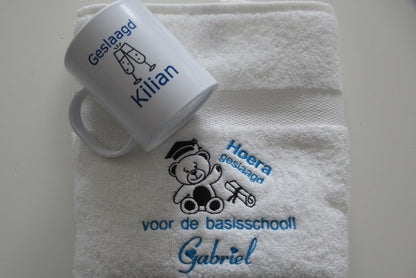 Koffiemok Geslaagd + Champagne glazen - Gepersonaliseerd Cadeau - In-house Geborduurd