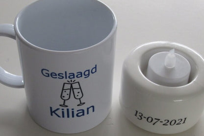 Koffiemok Geslaagd + Champagne glazen - Gepersonaliseerd Cadeau - In-house Geborduurd
