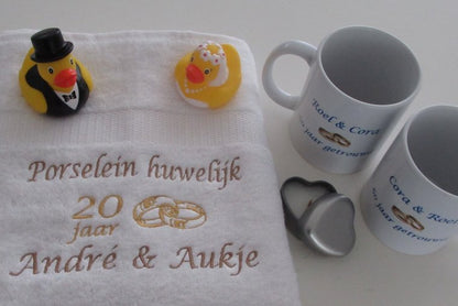 Porselein huwelijk cadeau | 20 jaar getrouwd - Gepersonaliseerd Cadeau - In-house Geborduurd
