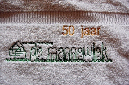 Handdoek logo - Gepersonaliseerd Cadeau - In-house Geborduurd