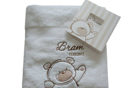 Handdoek met eigen afbeelding of geboortekaartje - Gepersonaliseerd Cadeau - In-house Geborduurd