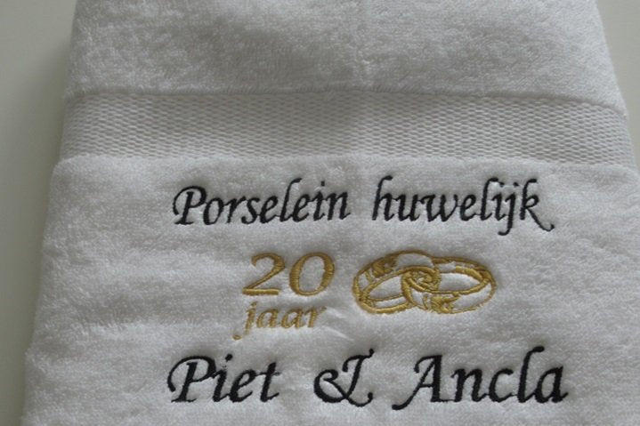 Porselein huwelijk cadeau | 20 jaar getrouwd - Gepersonaliseerd Cadeau - In-house Geborduurd