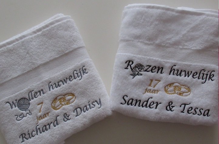 Rozen huwelijk cadeau | 17 jaar getrouwd - Gepersonaliseerd Cadeau - In-house Geborduurd