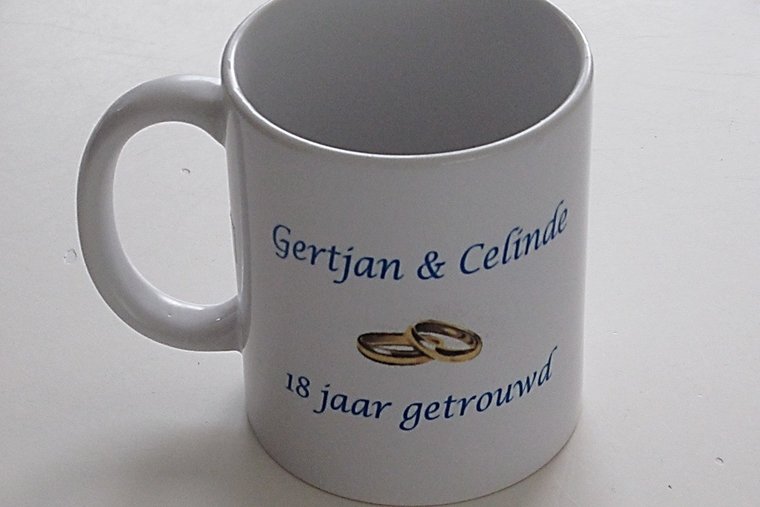 Koffiemok Jubileum met Namen – Gepersonaliseerd Huwelijkscadeau - Gepersonaliseerd Cadeau - In-house Geborduurd