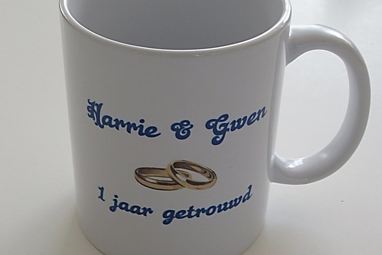 Koffiemok Jubileum met Namen – Gepersonaliseerd Huwelijkscadeau - Gepersonaliseerd Cadeau - In-house Geborduurd