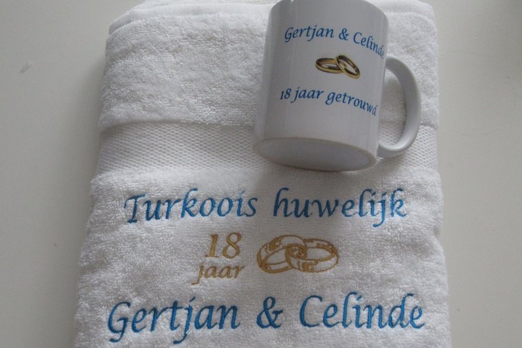Koffiemok Jubileum met Namen – Gepersonaliseerd Huwelijkscadeau - Gepersonaliseerd Cadeau - In-house Geborduurd