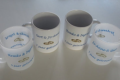 Koffiemok Jubileum met Namen – Gepersonaliseerd Huwelijkscadeau - Gepersonaliseerd Cadeau - In-house Geborduurd