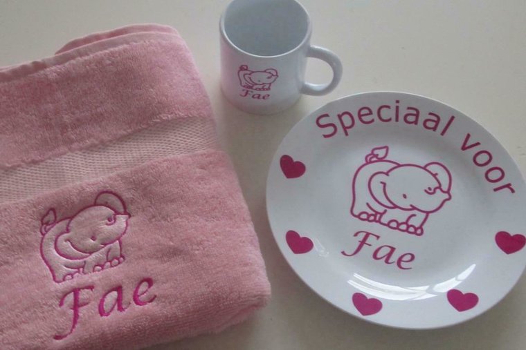 Kindermok met naam en afbeelding - Gepersonaliseerd Cadeau - In-house Geborduurd