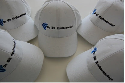 Kleding met logo - Gepersonaliseerd Cadeau - In-house Geborduurd