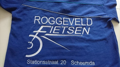 Kleding met logo - Gepersonaliseerd Cadeau - In-house Geborduurd