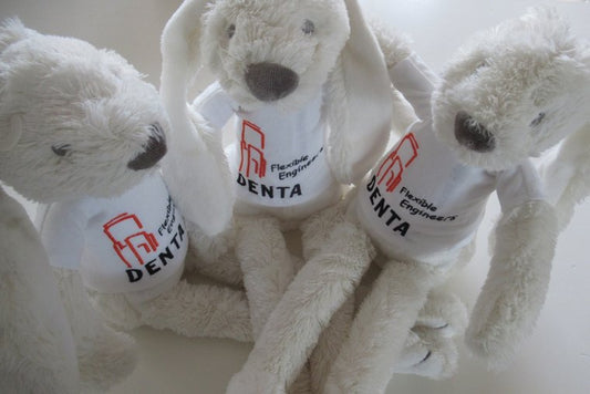 Knuffelkonijn Rabbit Richie met logo - Happy Horse | Borduurkado