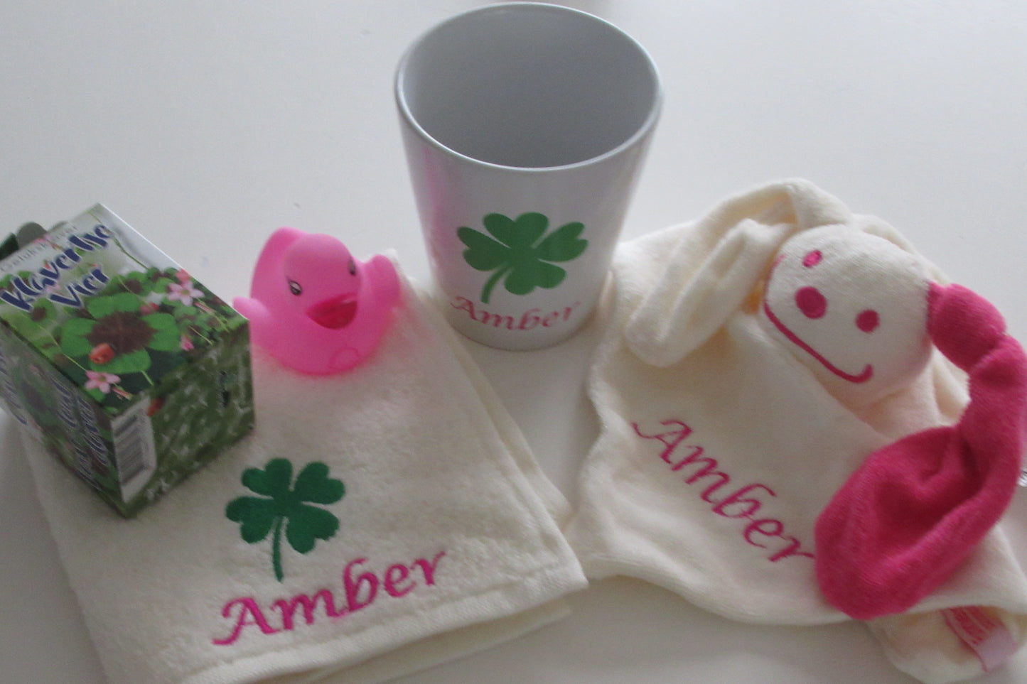 Spuugdoekjes met naam - Gepersonaliseerd Cadeau - In-house Geborduurd