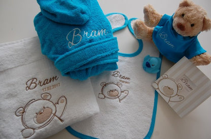 Handdoek met eigen afbeelding of geboortekaartje - Gepersonaliseerd Cadeau - In-house Geborduurd