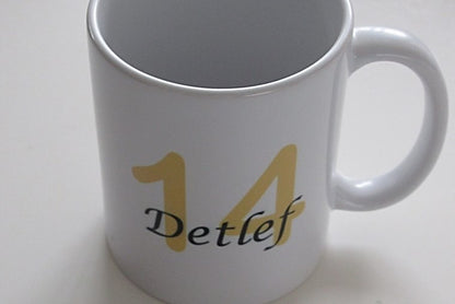 Koffiemok met Naam en Leeftijd - Gepersonaliseerd Cadeau - In-house Geborduurd