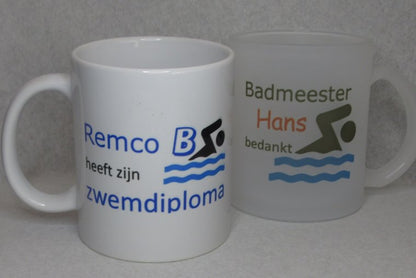 Mok met Naam Zwemdiploma B - Gepersonaliseerd Cadeau - In-house Geborduurd