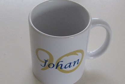 Koffiemok met Naam en Leeftijd - Gepersonaliseerd Cadeau - In-house Geborduurd