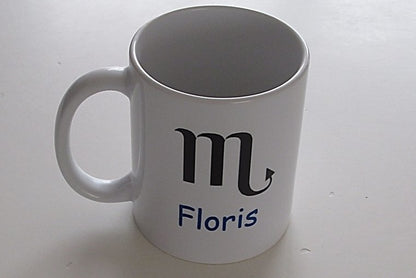 Koffiemok met Naam en Sterrenbeeld - Gepersonaliseerd Cadeau - In-house Geborduurd