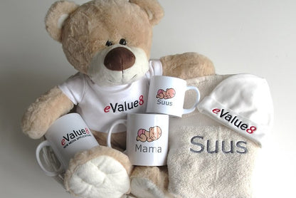 Geboortebeer met Logo - Gepersonaliseerd Cadeau - In-house Geborduurd