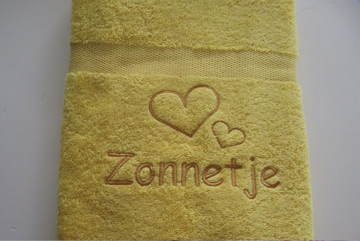 Badlaken met naam en afbeelding - Origineel Cadeau -Geborduurd
