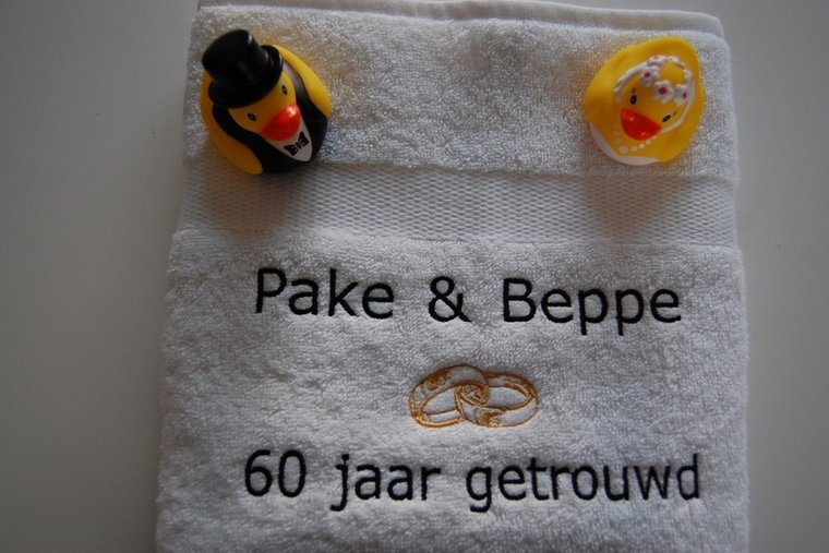 Opa en Oma zoveel jaar getrouwd cadeau - Borduurkado