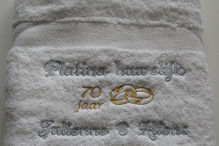 Platina huwelijk cadeau | 70 jaar getrouwd - Gepersonaliseerd Cadeau -  Geborduurd