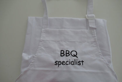 Schort met logo Keukenschort, BBQ schort, en Wijnschortjes - Gepersonaliseerd Cadeau - In-house Geborduurd