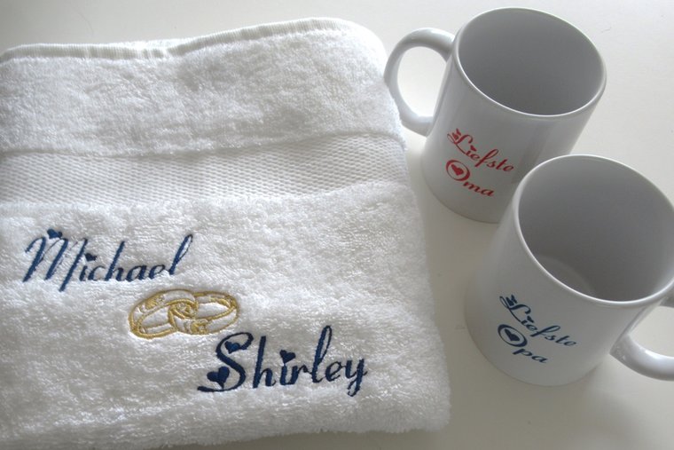 Handdoek met Namen en Ringen | Gepersonaliseerd Huwelijkscadeau | Uniek huwelijkscadeau