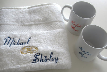 Handdoek met Namen en Ringen | Gepersonaliseerd Huwelijkscadeau | Uniek huwelijkscadeau