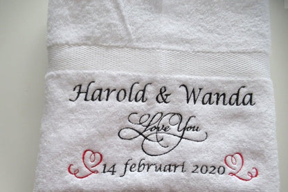 Valentijnscadeau met Naam - Gepersonaliseerd Cadeau - In-house Geborduurd