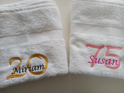 75 jaar cadeau met naam en leeftijd - Gepersonaliseerd Cadeau |  Geborduurd