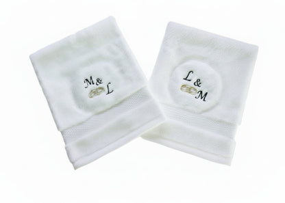 Washand met letters en trouwringen - Gepersonaliseerd Cadeau - In-house Geborduurd