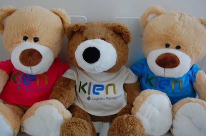 Geboortebeer met Logo - Gepersonaliseerd Cadeau - In-house Geborduurd