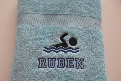 Zwemmer Handdoek met Naam - Cadeau voor Zwemmers - Gepersonaliseerd Cadeau - In-house Geborduurd